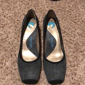 Like New Donald Pliner Sport. 8.5M